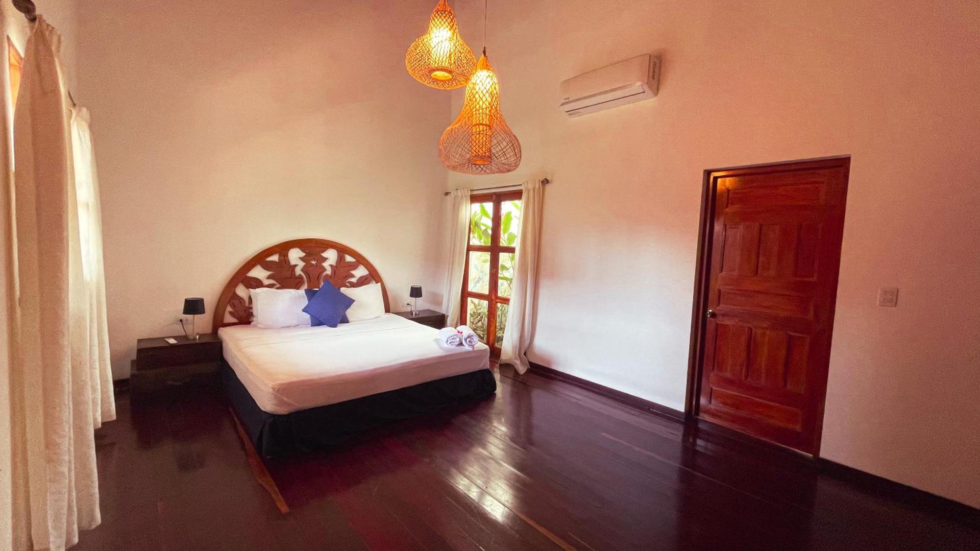 Miss Margrits Bed & Breakfast กรานาดา ภายนอก รูปภาพ