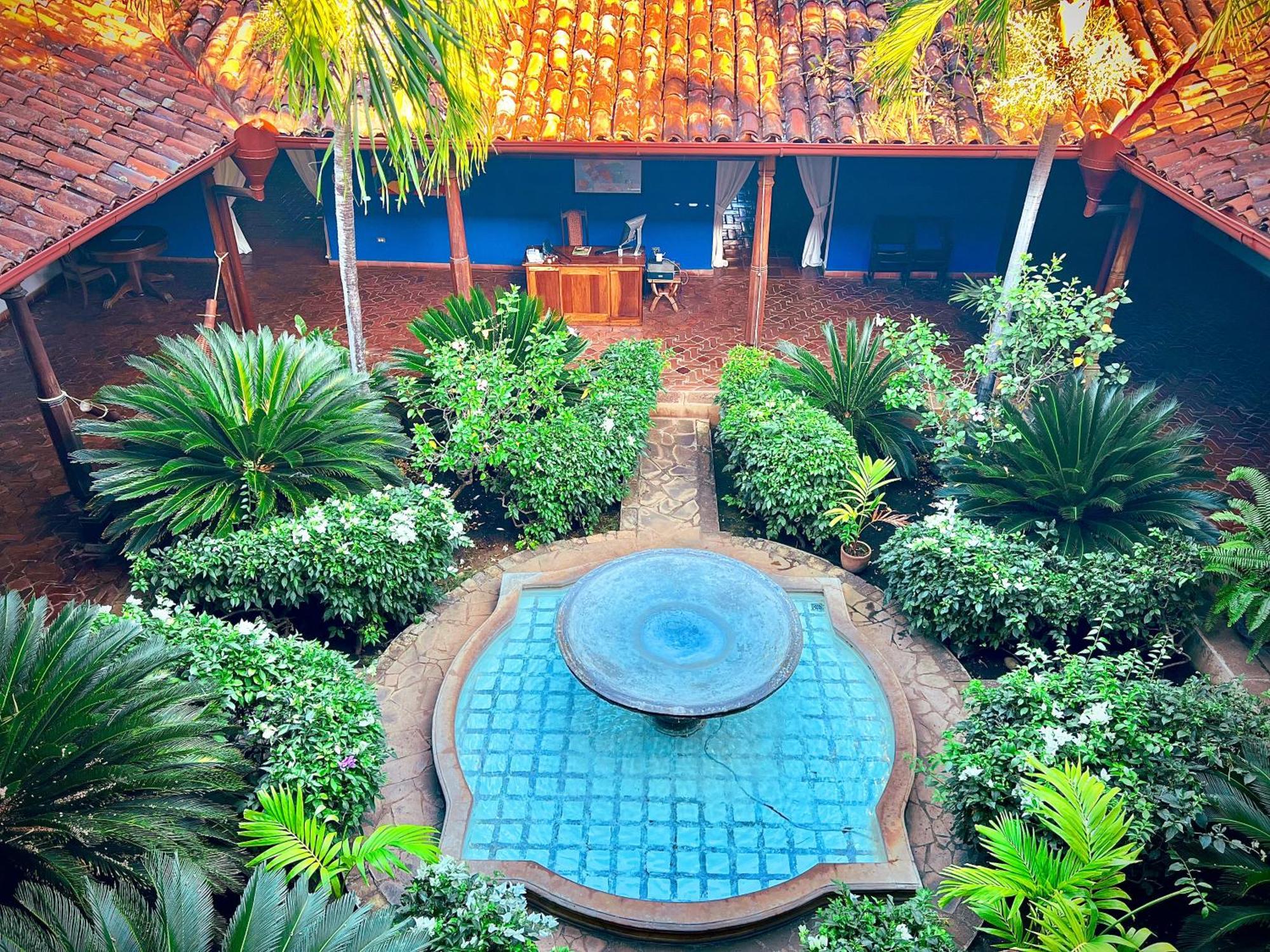 Miss Margrits Bed & Breakfast กรานาดา ภายนอก รูปภาพ