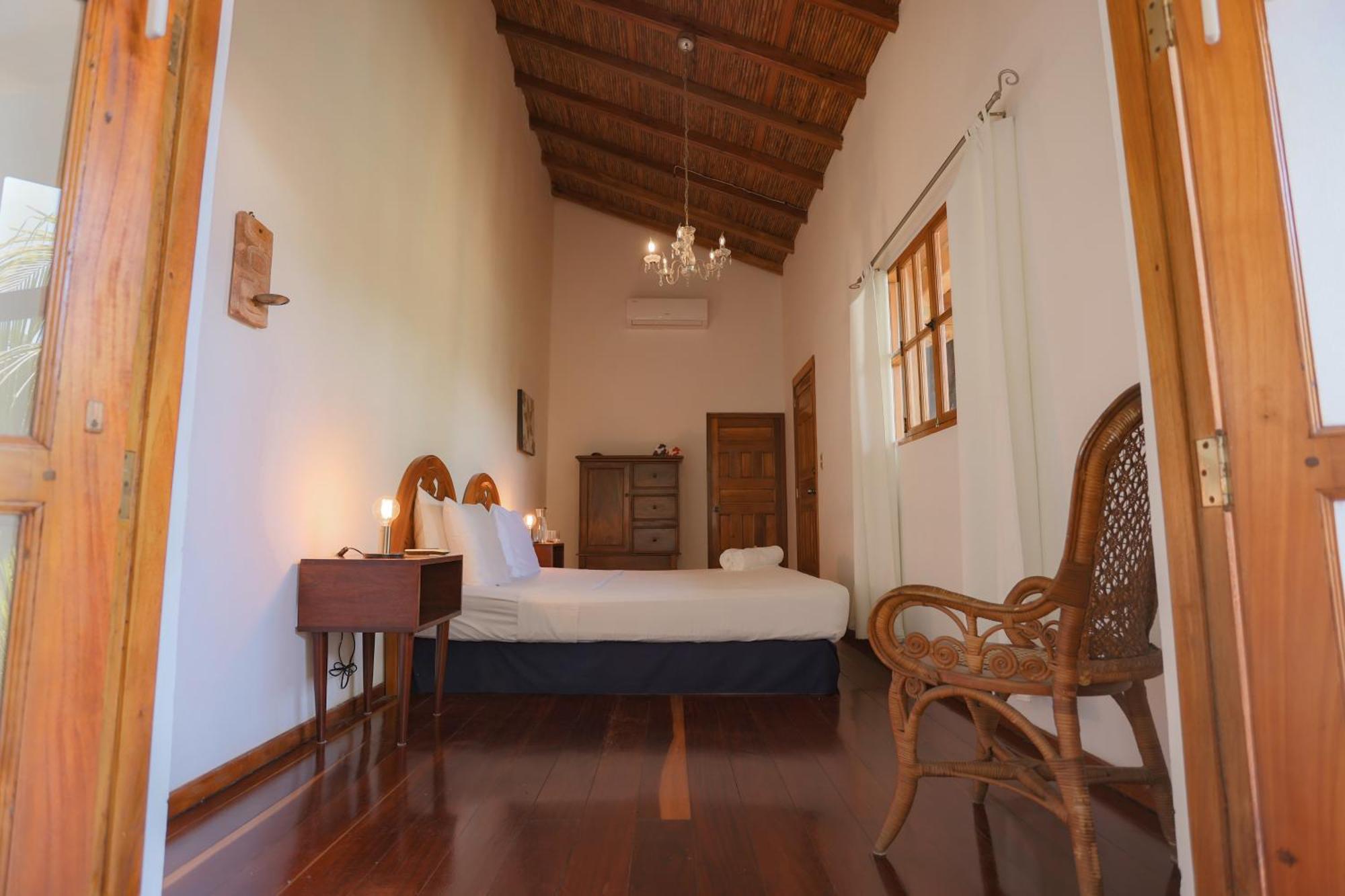 Miss Margrits Bed & Breakfast กรานาดา ภายนอก รูปภาพ